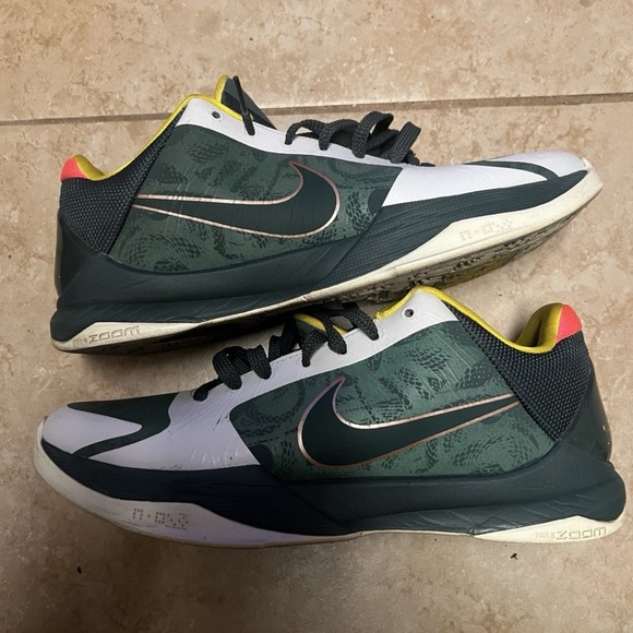Nike Kobe V 5 EYBL - Picture 1 of 4